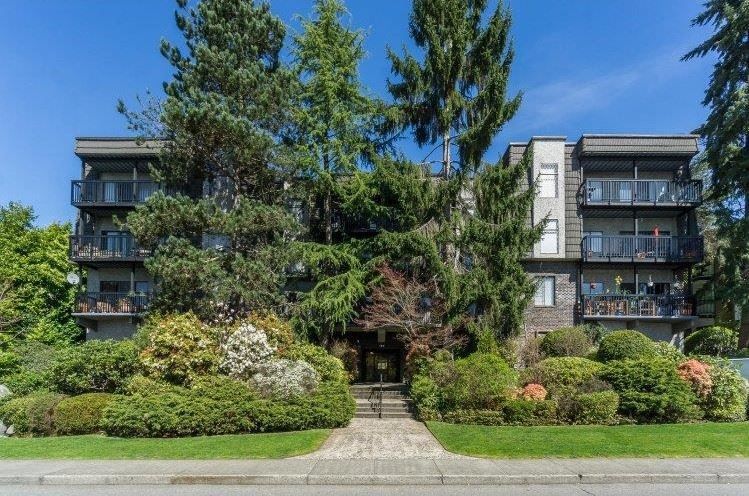 Main Photo: 205 150 E 5TH Street in North Vancouver: Lower Lonsdale Condo for sale in "Normandy House" : MLS®# R2127103