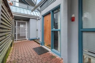 Photo 3: 13 1355 W 4TH Avenue in Vancouver: False Creek Townhouse for sale (Vancouver West)  : MLS®# R2695851