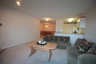 Photo 3: 203 22150 48 Avenue in Langley: Murrayville Condo for sale in "Eaglecrest" : MLS®# R2238984