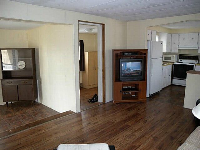 Photo 6: Photos: 97 9950 WILSON Street in Mission: Stave Falls Manufactured Home for sale in "RUSKIN PLACE" : MLS®# F1415221