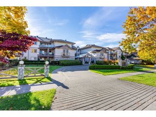 Photo 2: 315 22150 48 Avenue in Langley: Murrayville Condo for sale in "Eaglecrest" : MLS®# R2514880
