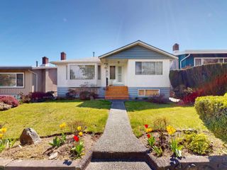 Main Photo: 2706 E 56TH Avenue in Vancouver: Fraserview VE House for sale in "Fraserview" (Vancouver East)  : MLS®# R2873250