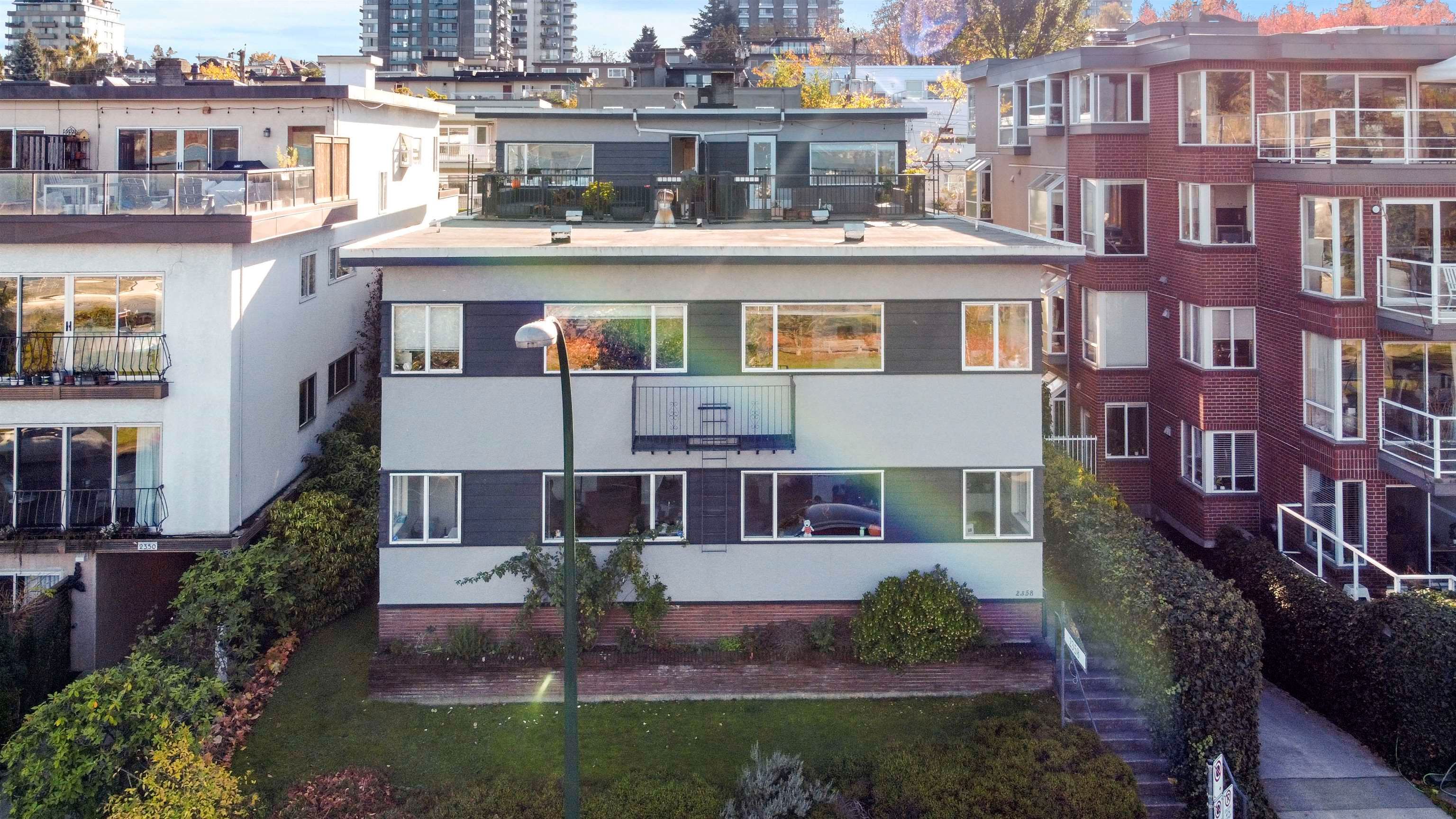 Main Photo: 2358 CORNWALL Avenue in Vancouver: Kitsilano Multi-Family Commercial for sale (Vancouver West)  : MLS®# C8041022