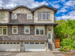 Main Photo: 424 29 Avenue NE in Calgary: Winston Heights/Mountview Semi Detached (Half Duplex) for sale : MLS®# A2004734