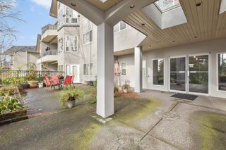 Photo 3: 307 34101 OLD YALE Road in Abbotsford: Central Abbotsford Condo for sale : MLS®# R2828893
