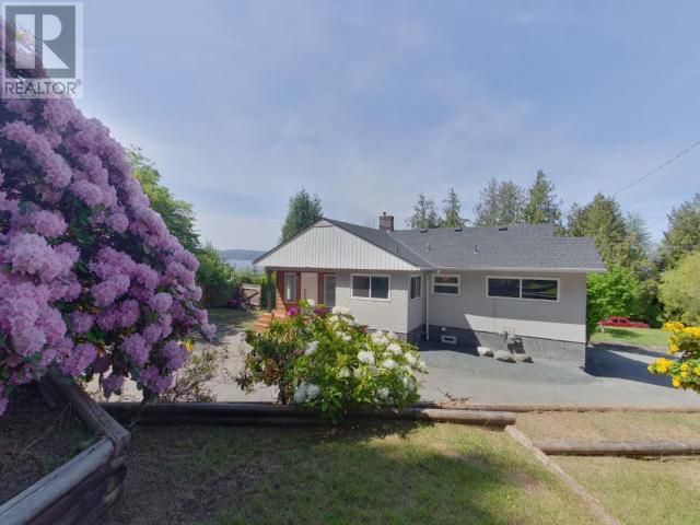 Main Photo: 3380 MALASPINA AVE in Powell River: House for sale : MLS®# 17304