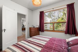 Photo 3: 1074 ESQUIMALT Avenue in West Vancouver: Sentinel Hill House for sale : MLS®# R2757390