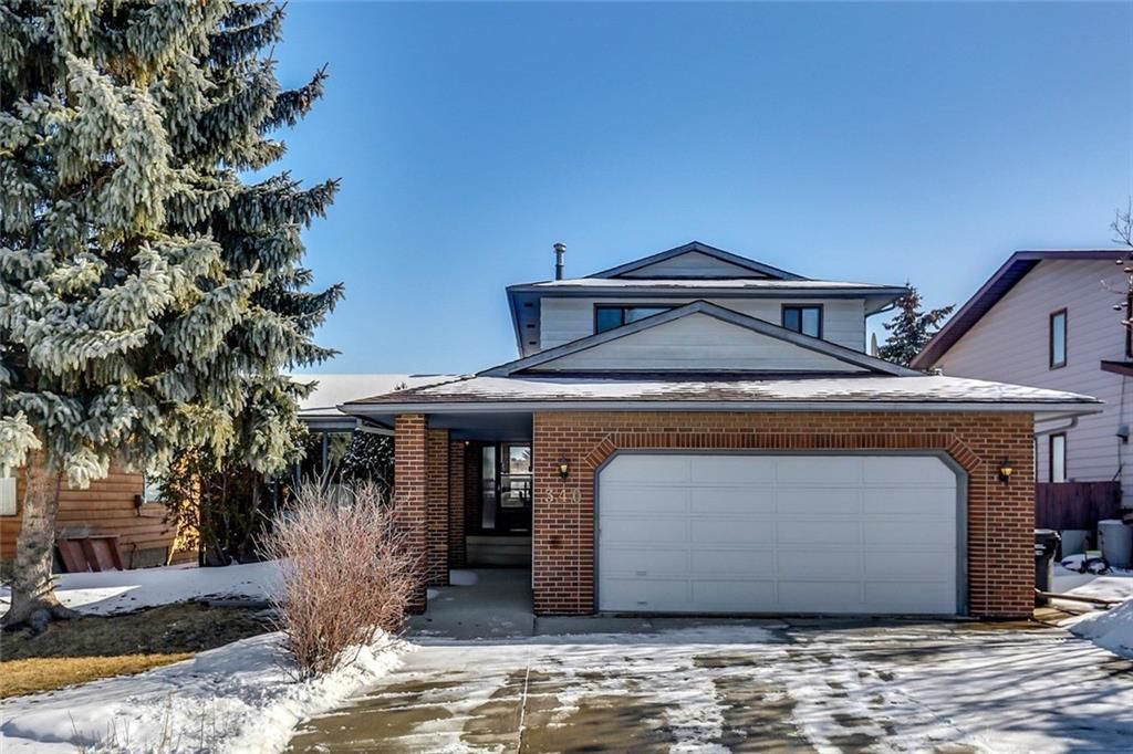 Main Photo: 340 BERKSHIRE Place NW in Calgary: Beddington Heights House for sale : MLS®# C4176972