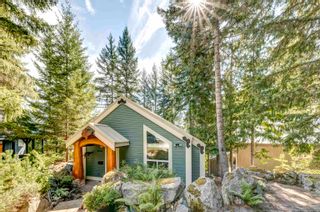 Main Photo: 8720 IDYLWOOD Place in Whistler: Alpine Meadows House for sale in "Alpine Meadows" : MLS®# R2811300