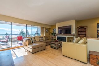 Photo 5: 21 2235 FOLKESTONE Way in West Vancouver: Panorama Village Condo for sale in "PANORAMA VILLAGE" : MLS®# R2854104