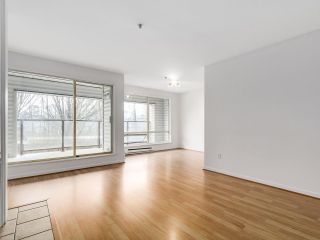 Photo 5: 102 1176 W 6TH Avenue in Vancouver: Fairview VW Condo for sale in "Alder Heights" (Vancouver West)  : MLS®# R2150936
