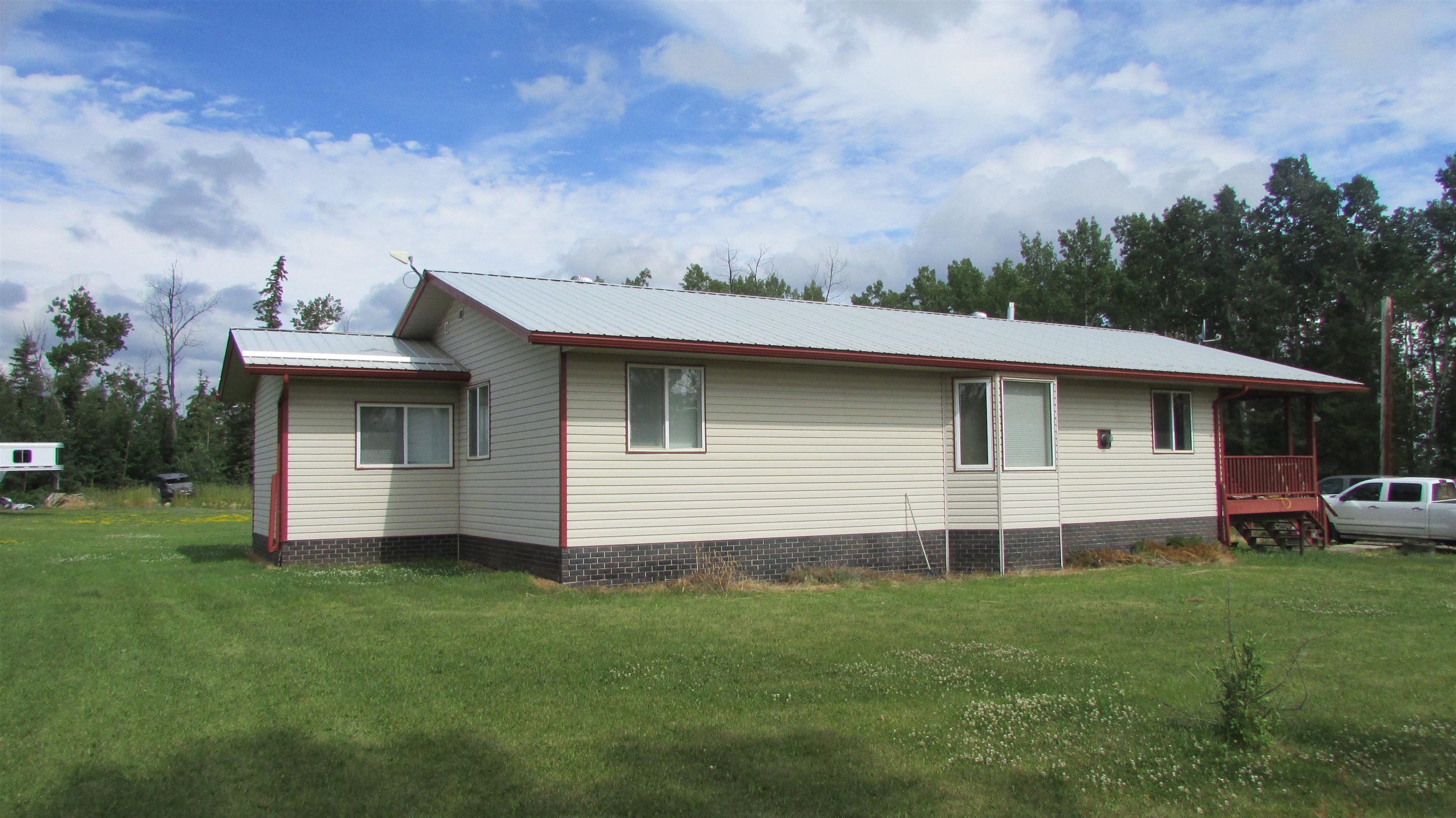 Main Photo: 7246 264 Road in Fort St. John: Fort St. John - Rural W 100th Manufactured Home for sale in "ROSE PRAIRIE" : MLS®# R2713559