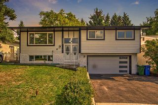 Photo 2: 3520 Beaver Road NW in Calgary: Brentwood Detached for sale : MLS®# A2094081