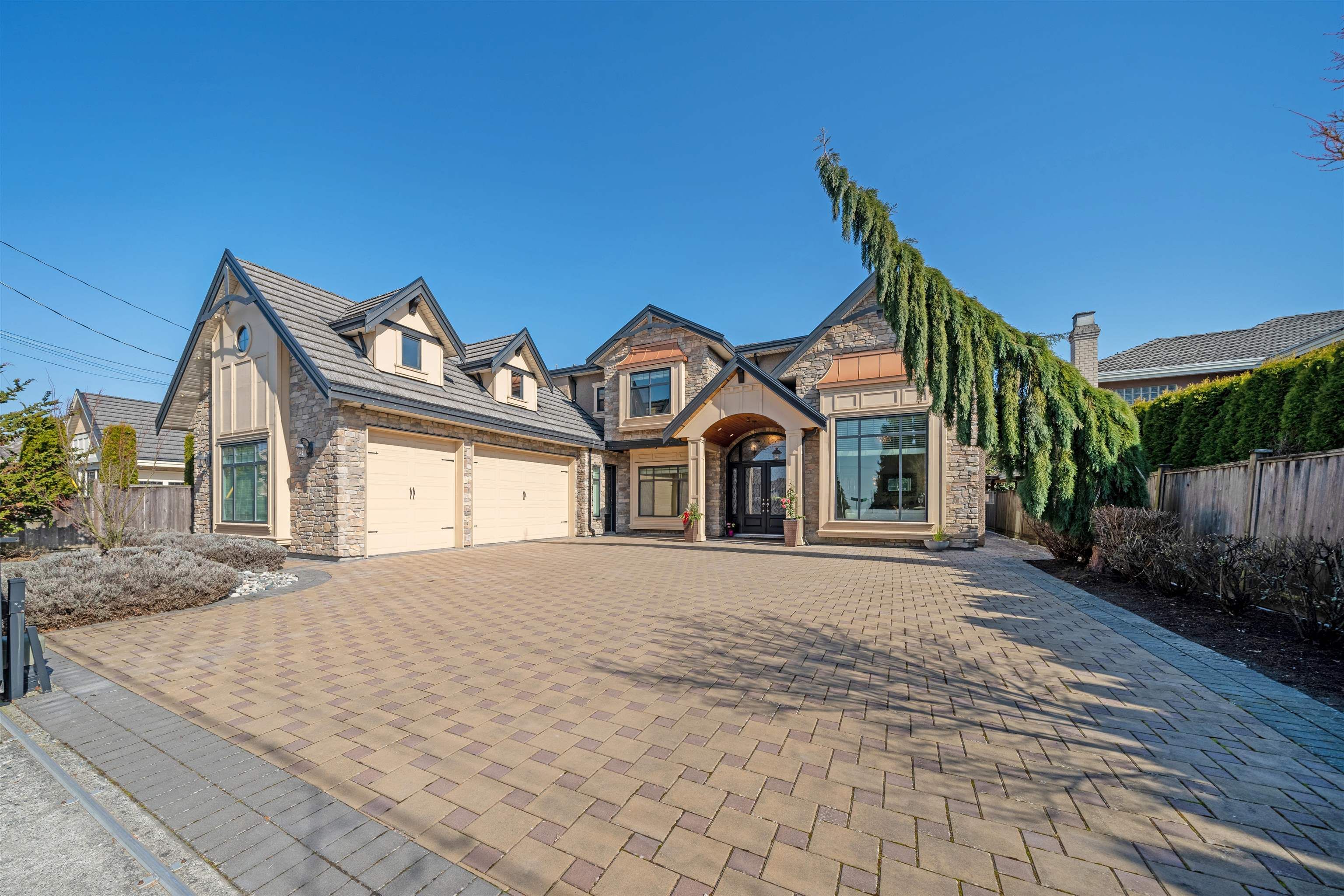 Main Photo: 9740 GILHURST Crescent in Richmond: Broadmoor House for sale : MLS®# R2764788