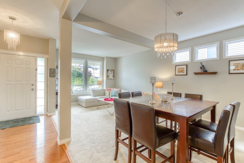 Photo 5: Photos: 20087 71 Avenue in Langley: Willoughby Heights House for sale : MLS®# R2466889