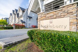 Photo 1: 56 15871 85 Avenue in Surrey: Fleetwood Tynehead Townhouse for sale in "Huckleberry" : MLS®# R2830477