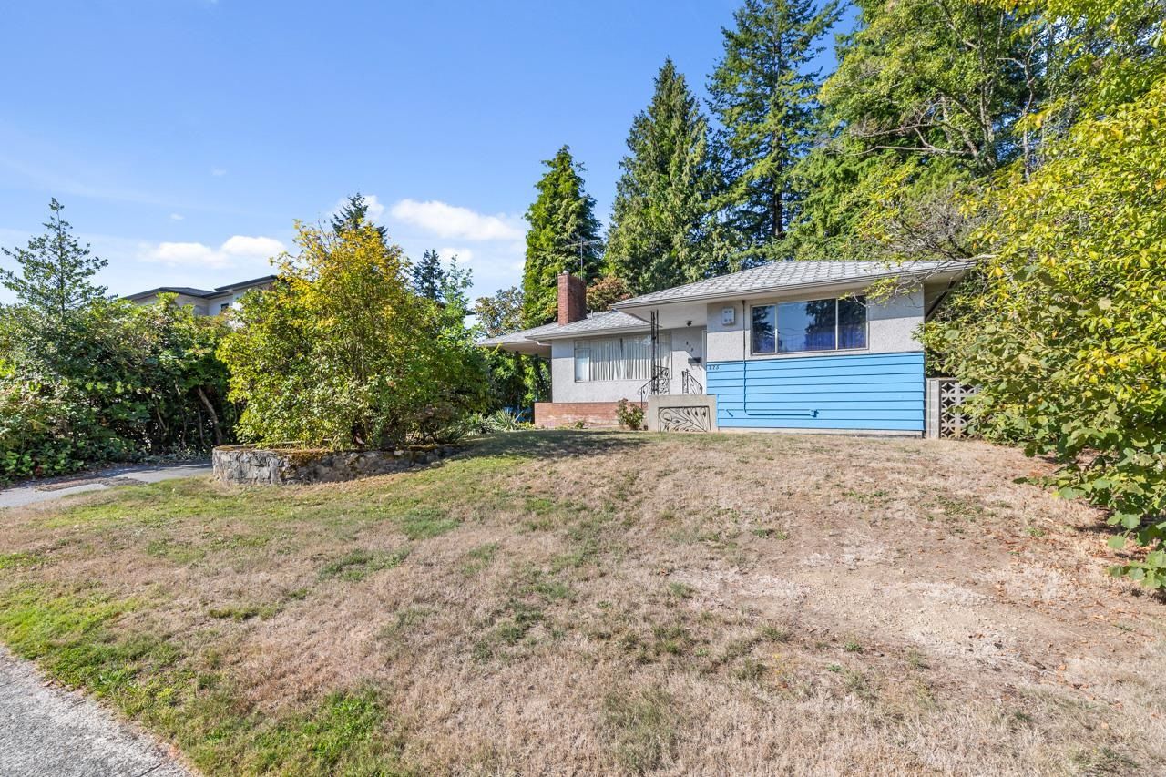 Main Photo: 275 N GROSVENOR Avenue in Burnaby: Capitol Hill BN House for sale in "Capital Hill in North Burnaby" (Burnaby North)  : MLS®# R2816388