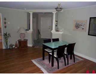 Photo 3: 303 16065 83RD Avenue in Surrey: Fleetwood Tynehead Condo for sale in "FAIRFIELD HOUSE" : MLS®# F2714041
