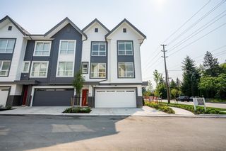 Photo 2: 29 23785 DEWDNEY TRUNK Road in Maple Ridge: East Central Townhouse for sale : MLS®# R2807141