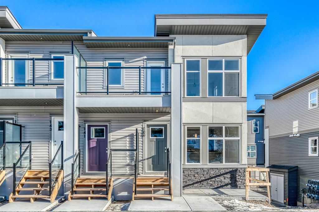 Main Photo: 139 Spring Creek Common SW in Calgary: Springbank Hill Row/Townhouse for sale : MLS®# A2021017