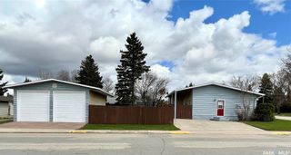 Photo 2: 326 Churchill Drive in Melfort: Residential for sale : MLS®# SK895282