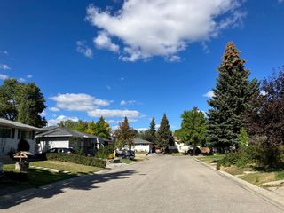 Photo 4: 347 Lynnover Place SE in Calgary: Ogden Detached for sale : MLS®# A1259588