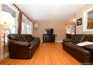 Photo 10: 8 FALCON Bay in Regina: Whitmore Park Single Family Dwelling for sale (Regina Area 05)  : MLS®# 524382