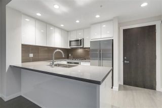 Photo 2: 413 255 W 1ST Street in Vancouver: Lower Lonsdale Condo for sale in "WEST QUAY" (North Vancouver)  : MLS®# R2241083