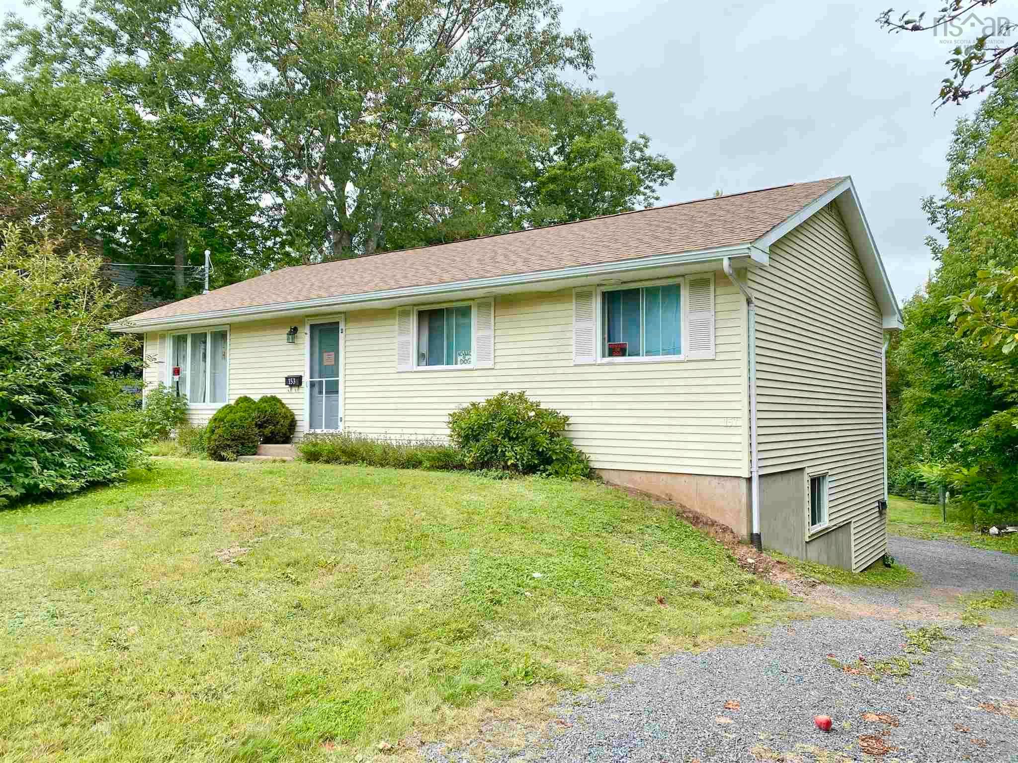 Main Photo: 153 Prospect Avenue in Kentville: 404-Kings County Multi-Family for sale (Annapolis Valley)  : MLS®# 202123229