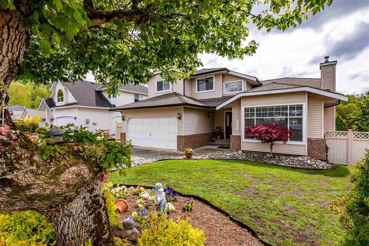 Main Photo: 35418 LETHBRIDGE Drive in Abbotsford: Abbotsford East House for sale in "Sandy Hill" : MLS®# R2584060