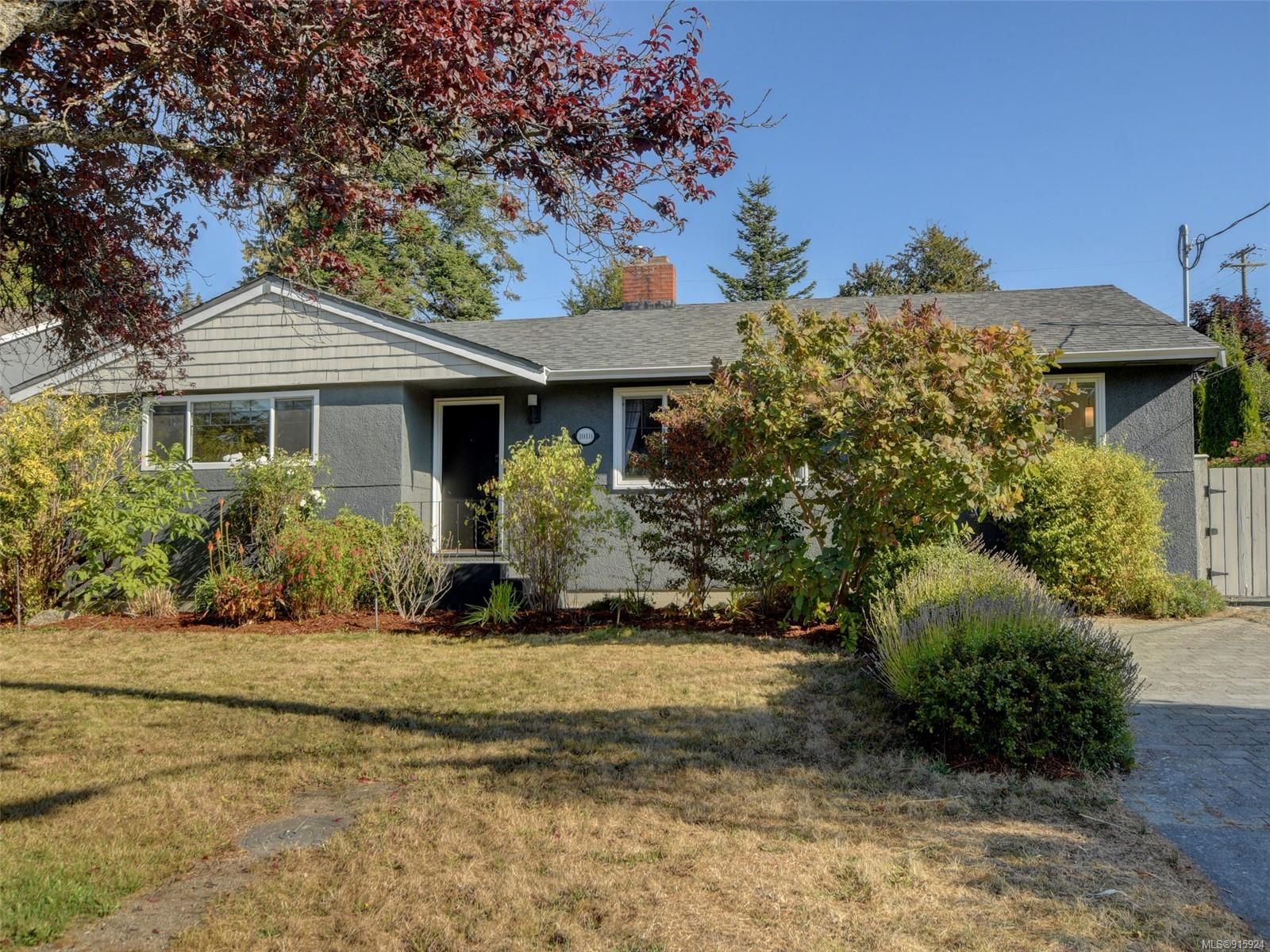 Main Photo: 1018 Gosper Cres in Esquimalt: Es Kinsmen Park House for sale : MLS®# 915924