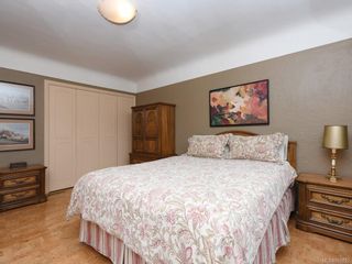 Photo 13: 3022 Cadboro Bay Rd in Oak Bay: OB Henderson Single Family Residence for sale : MLS®# 968222