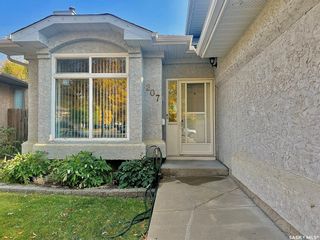 Photo 4: 207 STEIGER Crescent in Saskatoon: Erindale Residential for sale : MLS®# SK945788