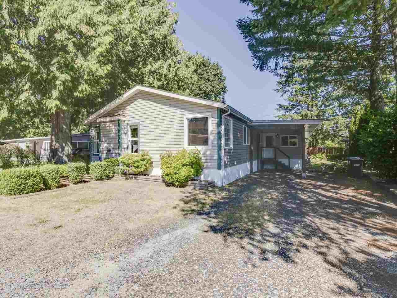 Main Photo: 179 1830 MAMQUAM Road in Squamish: Garibaldi Estates Manufactured Home for sale in "Timbertown" : MLS®# R2481900