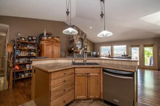 Photo 8: 1377 Kendra Court, in Kelowna: House for sale : MLS®# 10270456