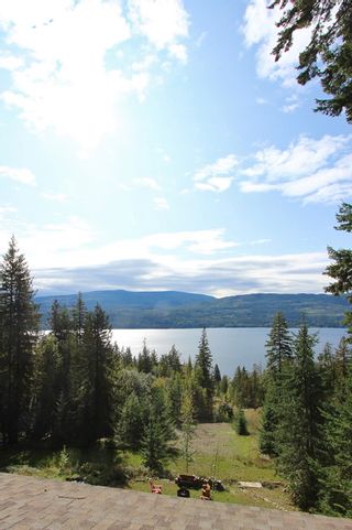 Photo 32: 7524 Stampede Trail: Anglemont House for sale (North Shuswap)  : MLS®# 10192018