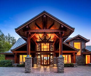 Photo 2: 5671 Batu Rd in Saanich: SW Elk Lake House for sale (Saanich West)  : MLS®# 903128