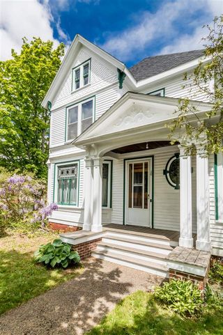 Photo 3: 20 Acadia Street in Wolfville: 404-Kings County Residential for sale (Annapolis Valley)  : MLS®# 202011552