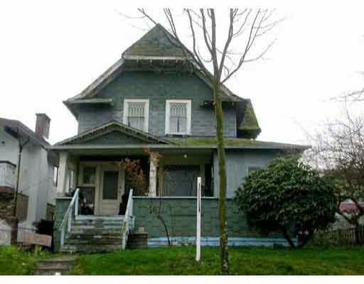 Main Photo: 220 E 16TH AV in : Main House for sale : MLS®# V385631