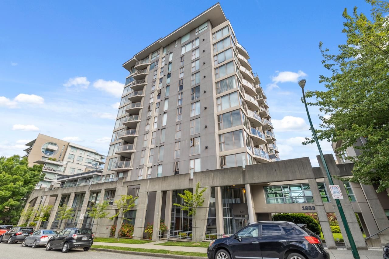 Main Photo: 405 1633 W 8TH AVENUE in Vancouver: Fairview VW Condo for sale (Vancouver West)  : MLS®# R2700271