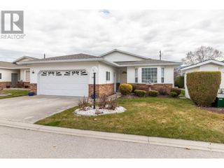 Main Photo: 308 Falcon Drive in Penticton: House for sale : MLS®# 10308985