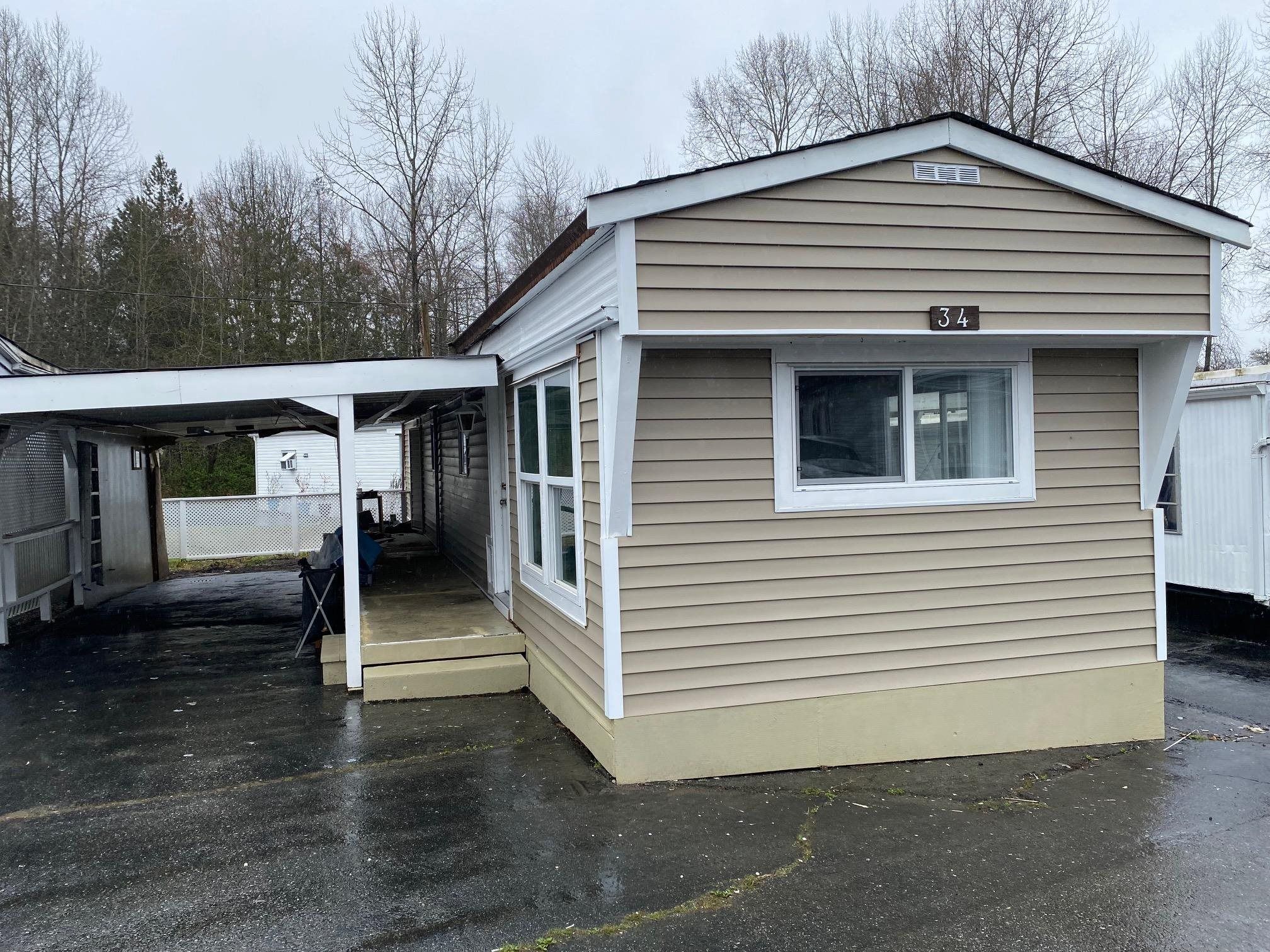 Main Photo: 34 8266 KING GEORGE Boulevard in Surrey: East Newton Manufactured Home for sale in "The Plaza" : MLS®# R2666252