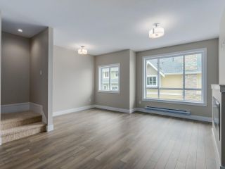 Photo 6: 302 1405 DAYTON Street in Coquitlam: Westwood Plateau Townhouse for sale in "ERICA" : MLS®# R2127900