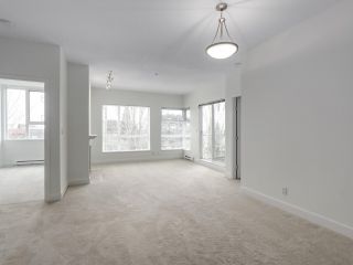 Photo 5: 301 6198 ASH Street in Vancouver: Oakridge VW Condo for sale in "THE GROVE" (Vancouver West)  : MLS®# R2332430