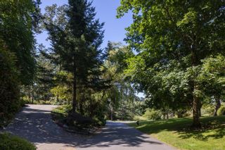 Photo 38: 986 Fir Tree Glen in Saanich: SE Broadmead House for sale (Saanich East)  : MLS®# 881671