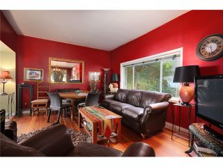 Photo 3: 918 E 10TH Avenue in Vancouver: Mount Pleasant VE House for sale in "MOUNT PLEASANT" (Vancouver East)  : MLS®# V1050039
