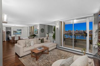 Photo 10: 711 1288 MARINASIDE Crescent in Vancouver: Yaletown Condo for sale in "Crestmark" (Vancouver West)  : MLS®# R2879530