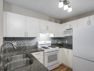 Photo 5: 209 688 E 16TH Avenue in Vancouver: Fraser VE Condo for sale in "VINTAGE EASTSIDE" (Vancouver East)  : MLS®# R2168610