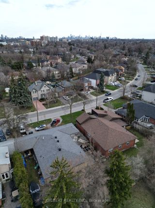 Photo 18: 98 Brookview Drive in Toronto: Englemount-Lawrence House (Bungalow) for sale (Toronto C04)  : MLS®# C8223322