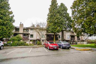 Photo 4: 10634 HOLLY PARK Lane in Surrey: Guildford Townhouse for sale in "HOLLY PARK" (North Surrey)  : MLS®# R2542348